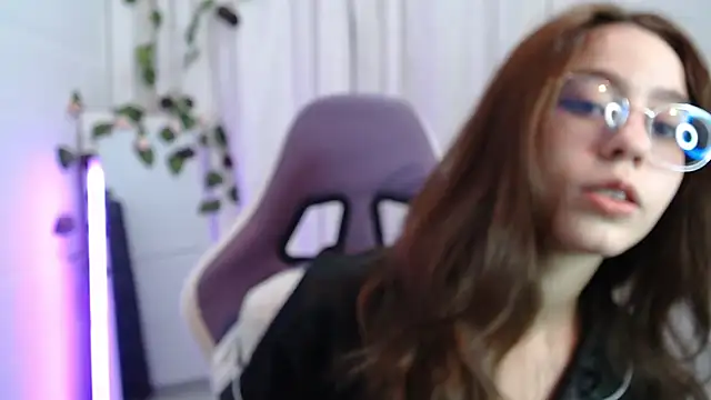 BlairVicent online show from November 4, 2025, 1:04 pm