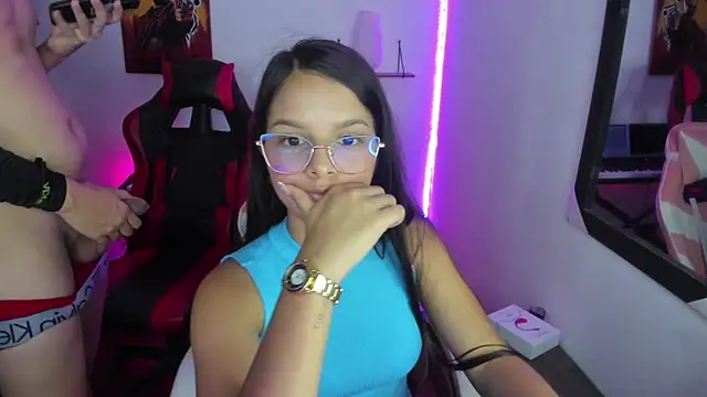 mia camhot online show from February 17, 2026, 12:08 am