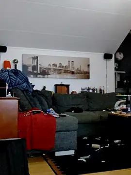 eltoulou online show from September 13, 2025, 9:48 pm