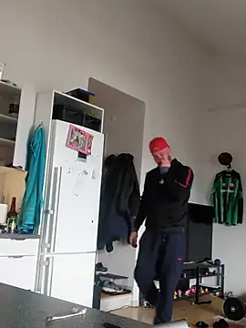 eltoulou online show from February 25, 2025, 7:38 pm