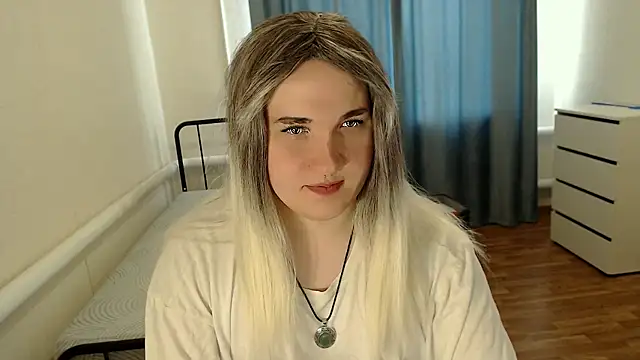 EvaMiron online show from July 16, 2026, 6:54 am