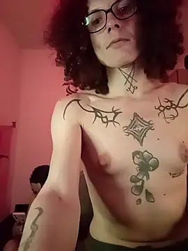 Snapshot of SuccubusTatuada chatting on March 5, 2026, 7:49 am SuccubusTatuada online show from March 5, 2026, 7:49 am