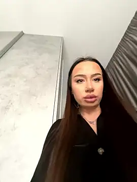 deliaroyal online show from January 18, 2026, 1:14 pm