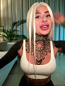 Snapshot of bambixboo chatting on November 17, 2025, 9:52 pm bambixboo online show from November 17, 2025, 9:52 pm