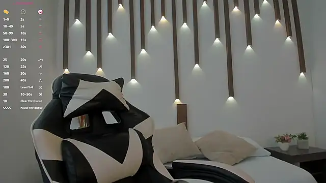 megan cooper28 online show from November 27, 2025, 7:14 pm