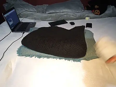 Snapshot of Finito_cutie chatting on March 16, 2026, 7:45 am Finito cutie online show from March 16, 2026, 7:45 am