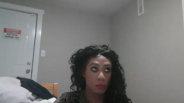 Snapshot of CaramelDipper chatting on March 14, 2026, 12:44 pm CaramelDipper online show from March 14, 2026, 12:44 pm