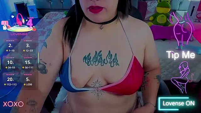 Snapshot of NatalieHarris chatting on October 8, 2025, 5:57 pm NatalieHarris online show from October 8, 2025, 5:57 pm