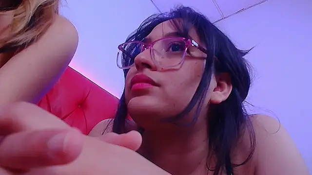 Snapshot of Little_Cuttie_ chatting on February 21, 2025, 10:28 am Little Cuttie online show from February 21, 2025, 10:28 am