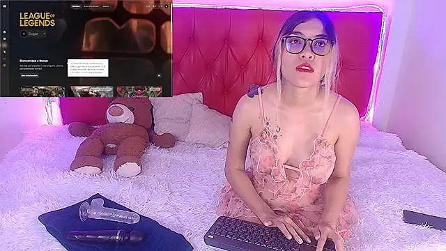 Snapshot of Little_Cuttie_ chatting on March 3, 2025, 4:32 am Little Cuttie online show from March 3, 2025, 4:32 am