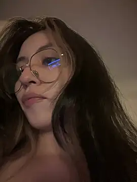 Snapshot of marie2_ chatting on January 29, 2025, 12:33 am marie2  online show from January 29, 2025, 12:33 am