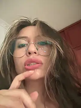 Snapshot of marie2_ chatting on January 25, 2025, 6:35 pm marie2  online show from January 25, 2025, 6:35 pm