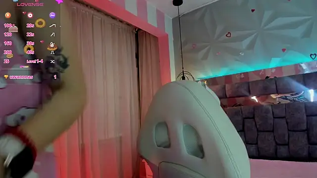 Snapshot of Candy_morgan412 chatting on November 5, 2025, 11:24 am Candy morgan412 online show from November 5, 2025, 11:24 am