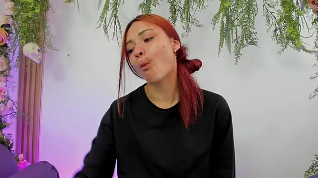 Snapshot of Celeste_roose chatting on December 12, 2024, 4:53 pm Celeste roose online show from December 12, 2024, 4:53 pm