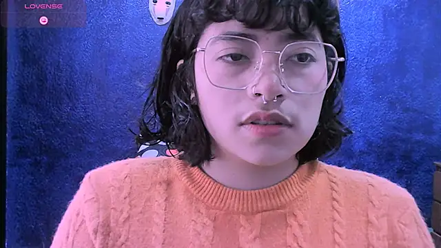 Snapshot of NinaYellow chatting on December 3, 2025, 1:43 pm NinaYellow online show from December 3, 2025, 1:43 pm