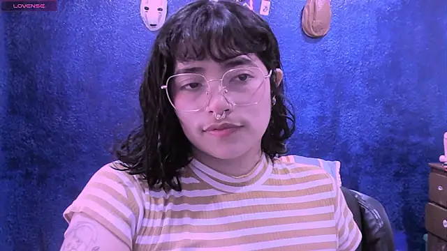 NinaYellow online show from January 16, 2026, 9:52 pm