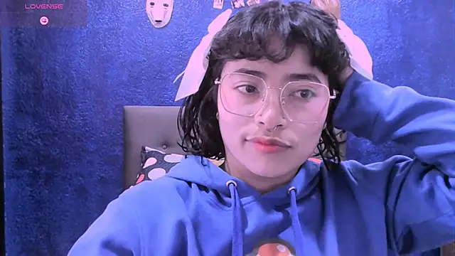 Snapshot of NinaYellow chatting on November 21, 2025, 1:10 pm NinaYellow online show from November 21, 2025, 1:10 pm