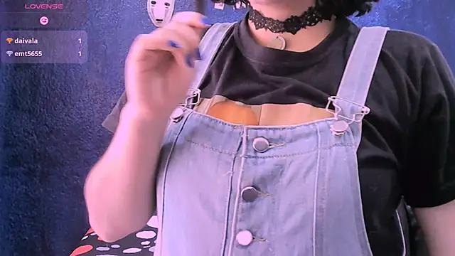 Snapshot of NinaYellow chatting on November 12, 2025, 2:10 pm NinaYellow online show from November 12, 2025, 2:10 pm