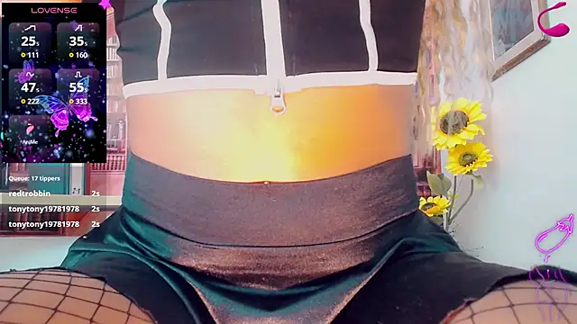 Snapshot of Amanda_Cax chatting on October 27, 2025, 7:15 pm Amanda Cax online show from October 27, 2025, 7:15 pm