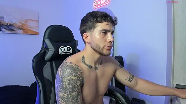 LucianSinclair online show from December 8, 2024, 2:03 am