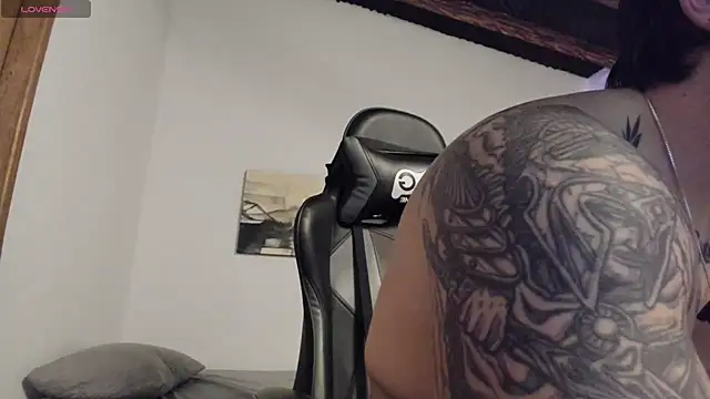 LucianSinclair online show from May 20, 2026, 2:19 am