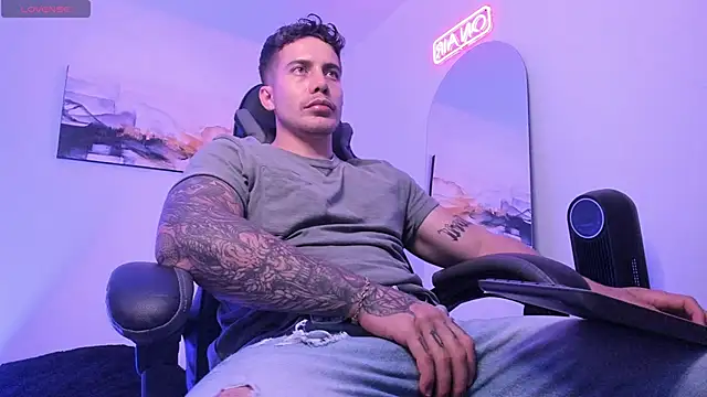 LucianSinclair online show from December 28, 2024, 11:26 pm