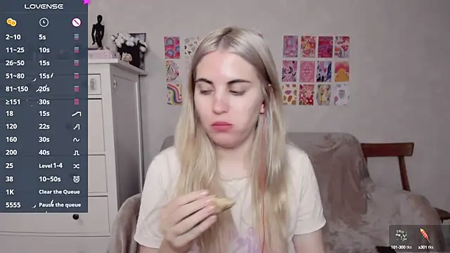 Snapshot of pawpaws chatting on October 15, 2025, 8:55 am pawpaws online show from October 15, 2025, 8:55 am