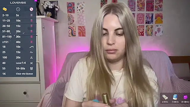 Snapshot of pawpaws chatting on October 9, 2025, 6:25 am pawpaws online show from October 9, 2025, 6:25 am