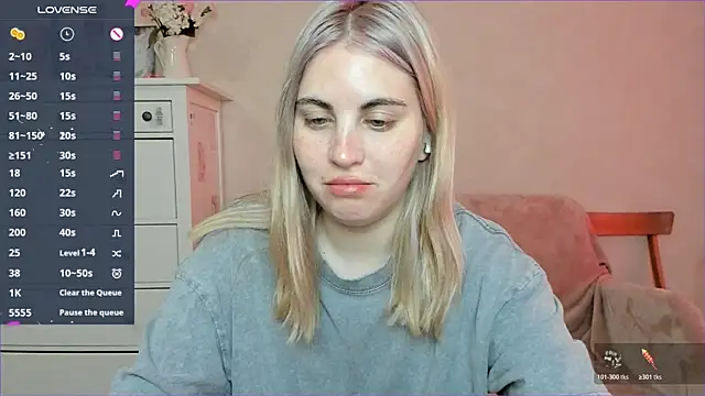 Snapshot of pawpaws chatting on November 19, 2025, 9:53 am pawpaws online show from November 19, 2025, 9:53 am