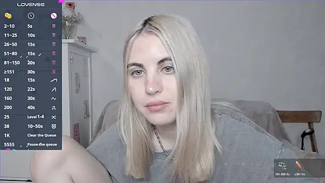 Snapshot of pawpaws chatting on November 8, 2025, 9:57 am pawpaws online show from November 8, 2025, 9:57 am