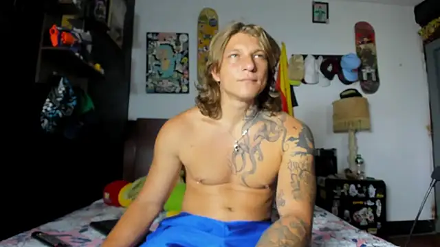 Snapshot of Tom_Krakow chatting on July 1, 2026, 9:48 pm Tom Krakow online show from July 1, 2026, 9:48 pm