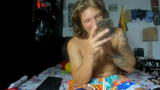 Snapshot of Tom_Krakow chatting on July 3, 2026, 7:31 pm Tom Krakow online show from July 3, 2026, 7:31 pm
