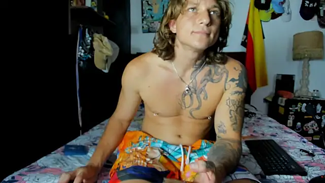 Snapshot of Tom_Krakow chatting on June 8, 2026, 8:53 pm Tom Krakow online show from June 8, 2026, 8:53 pm