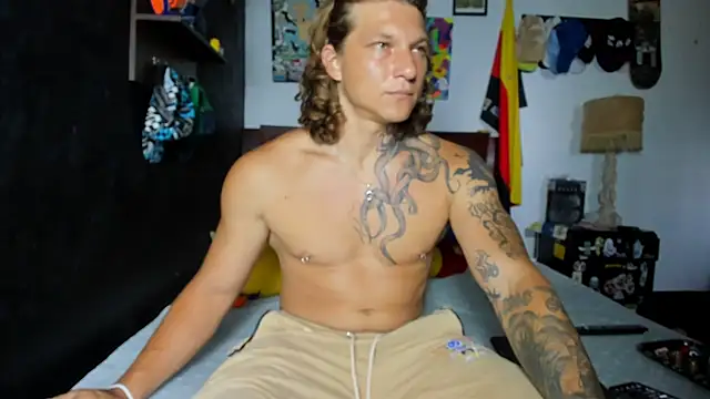 Snapshot of Tom_Krakow chatting on June 23, 2026, 9:24 pm Tom Krakow online show from June 23, 2026, 9:24 pm