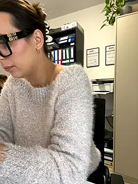 Snapshot of Hii_Lolla chatting on October 25, 2025, 6:12 am Hii Lolla online show from October 25, 2025, 6:12 am