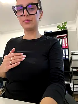 Snapshot of Hii_Lolla chatting on December 1, 2025, 7:09 am Hii Lolla online show from December 1, 2025, 7:09 am