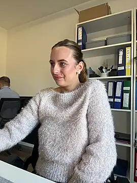 Snapshot of Hii_Lolla chatting on April 2, 2026, 7:04 am Hii Lolla online show from April 2, 2026, 7:04 am