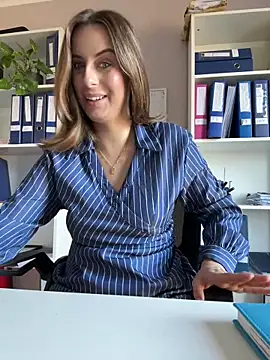 Snapshot of Hii_Lolla chatting on February 26, 2026, 8:25 am Hii Lolla online show from February 26, 2026, 8:25 am