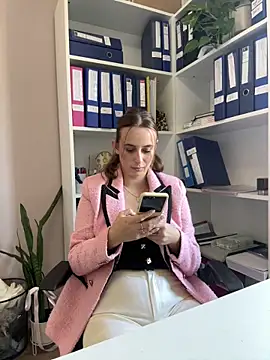 Snapshot of Hii_Lolla chatting on March 9, 2026, 9:13 am Hii Lolla online show from March 9, 2026, 9:13 am