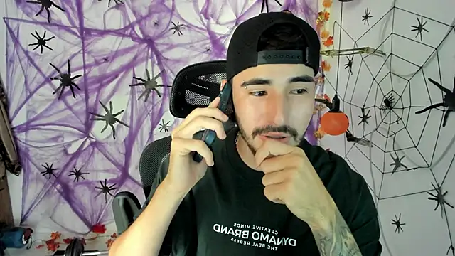 DmitriSanders online show from October 10, 2025, 5:25 pm