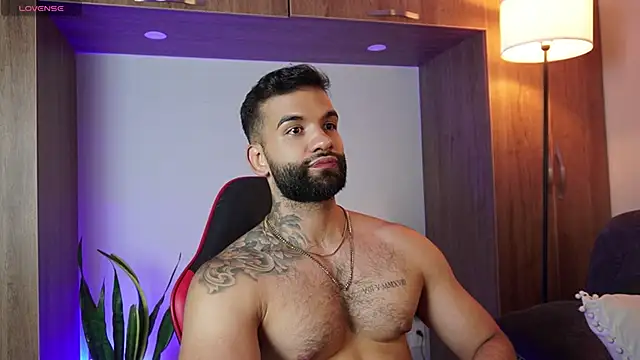 Snapshot of MarkHazze chatting on November 26, 2025, 11:27 pm MarkHazze online show from November 26, 2025, 11:27 pm