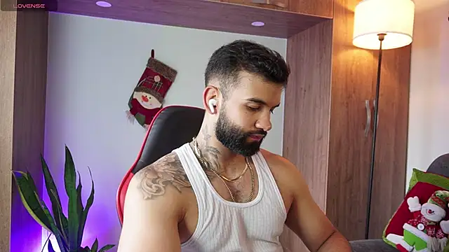 Snapshot of MarkHazze chatting on November 30, 2025, 8:53 pm MarkHazze online show from November 30, 2025, 8:53 pm