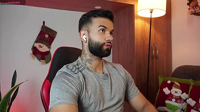 Snapshot of MarkHazze chatting on November 29, 2025, 11:27 pm MarkHazze online show from November 29, 2025, 11:27 pm