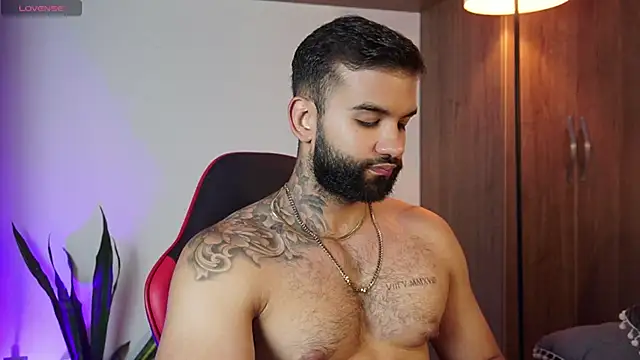 Snapshot of MarkHazze chatting on November 13, 2025, 9:51 pm MarkHazze online show from November 13, 2025, 9:51 pm