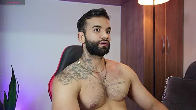 Snapshot of MarkHazze chatting on November 20, 2025, 11:03 pm MarkHazze online show from November 20, 2025, 11:03 pm