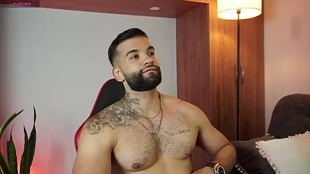 Snapshot of MarkHazze chatting on November 24, 2025, 12:10 am MarkHazze online show from November 24, 2025, 12:10 am