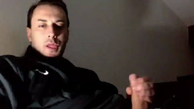 Snapshot of mainnrd chatting on February 22, 2026, 12:02 am mainnrd online show from February 22, 2026, 12:02 am