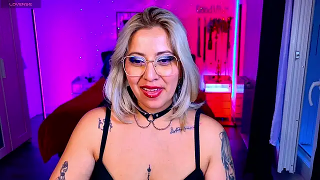 Snapshot of blackwidow_s1 chatting on April 18, 2026, 7:07 pm blackwidow s1 online show from April 18, 2026, 7:07 pm