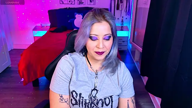Snapshot of blackwidow_s1 chatting on April 6, 2026, 12:17 pm blackwidow s1 online show from April 6, 2026, 12:17 pm