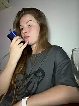 Snapshot of cuteFoxi chatting on January 8, 2025, 3:51 am cuteFoxi online show from January 8, 2025, 3:51 am